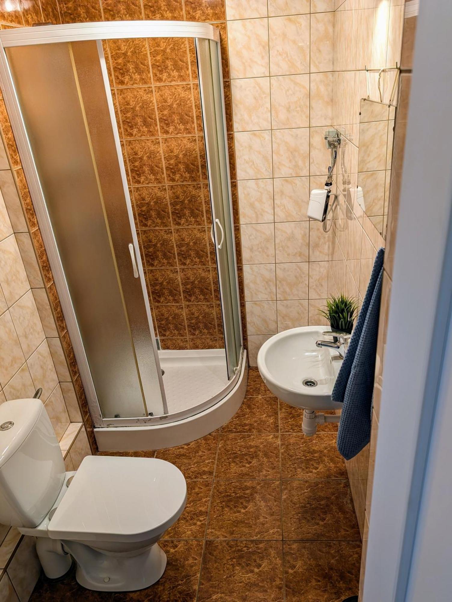 Hostel Baraczek Lotnisko Leszno Lešno Exteriér fotografie