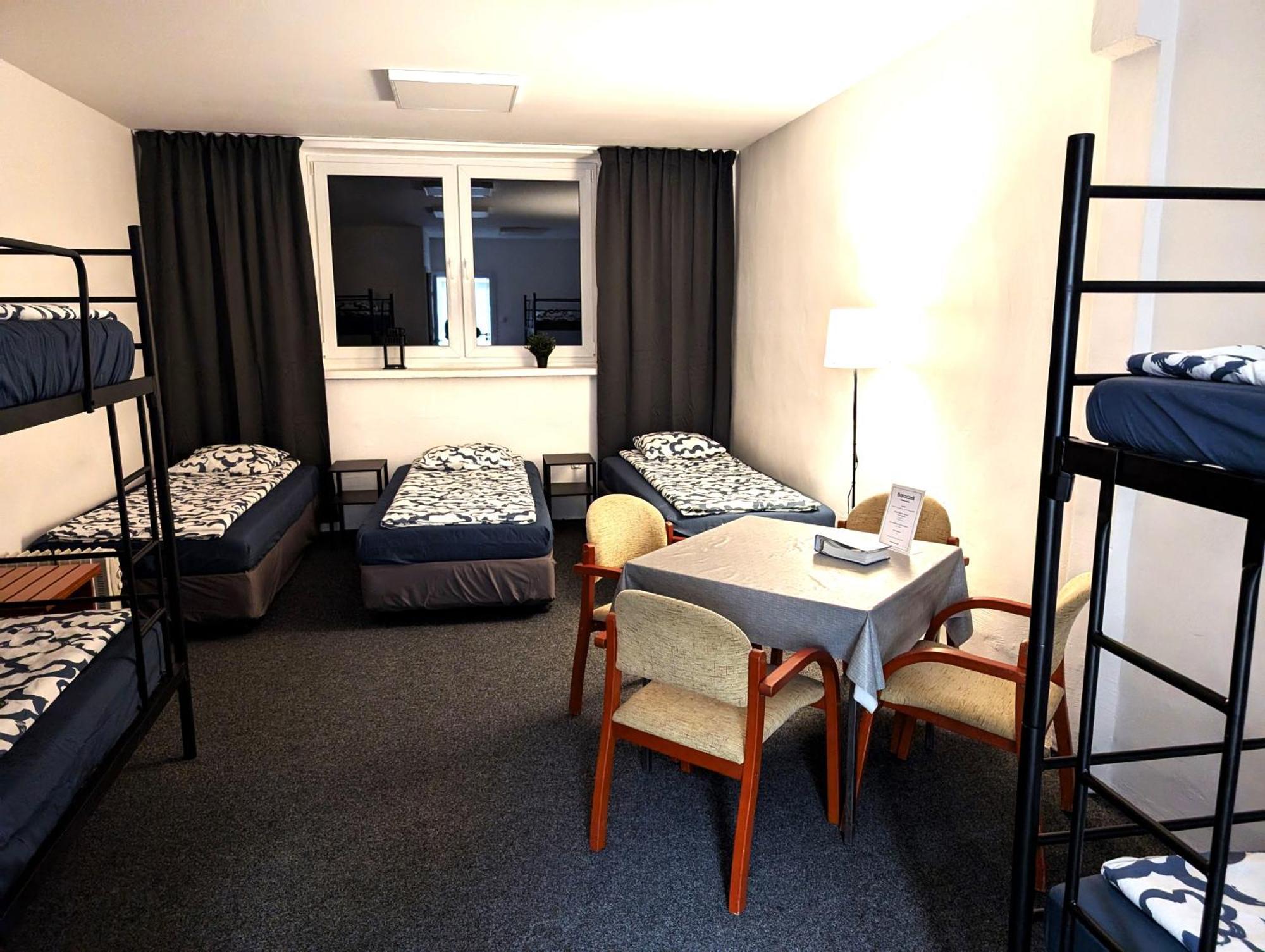 Hostel Baraczek Lotnisko Leszno Lešno Exteriér fotografie