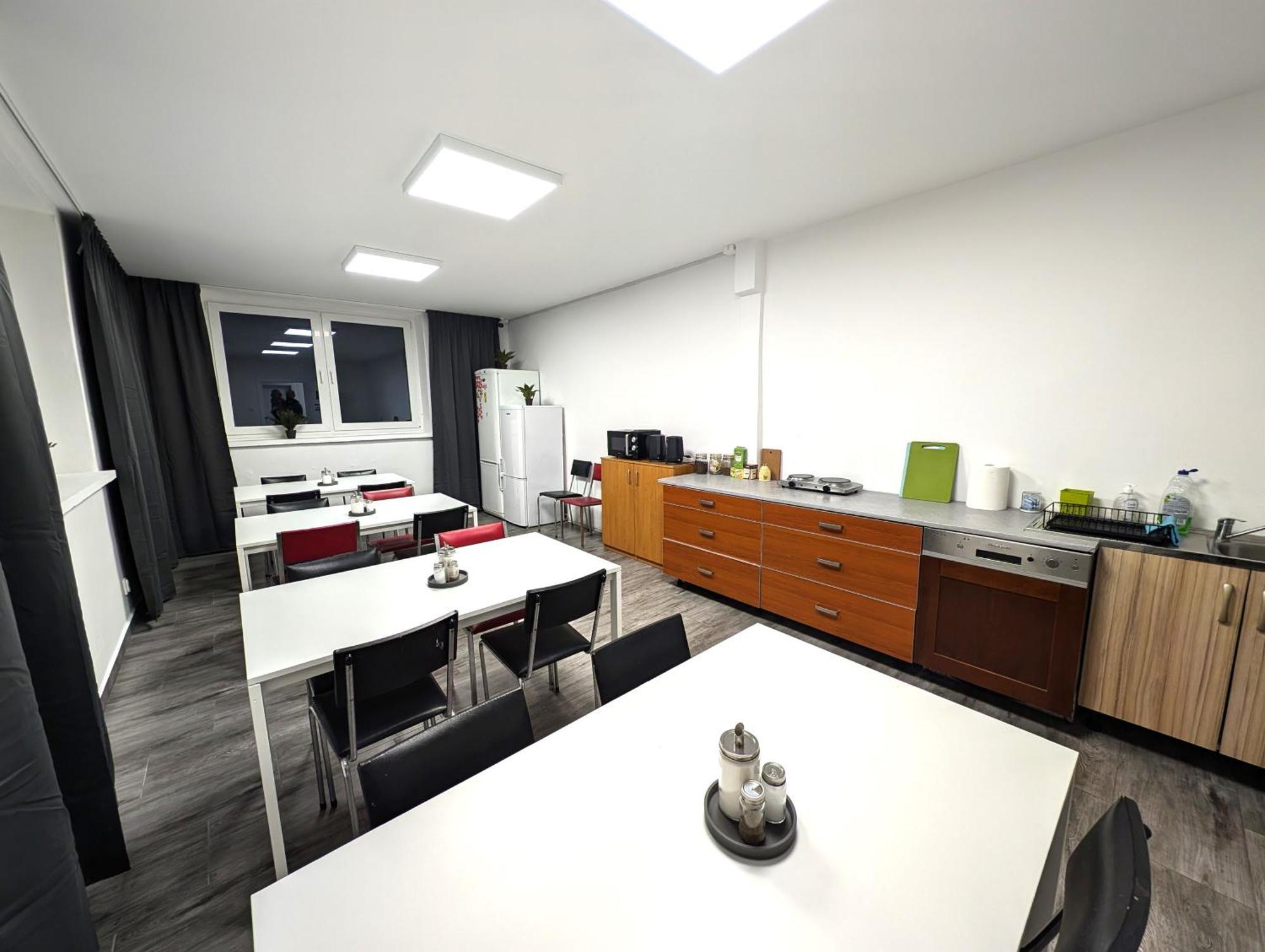 Hostel Baraczek Lotnisko Leszno Lešno Exteriér fotografie
